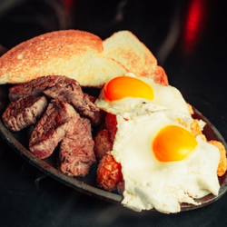 STEAK BITES TOTS & EGGS